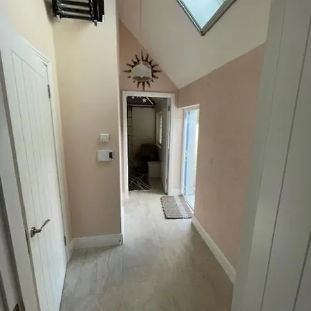 Historic Thatched Getaway In Kilkenny