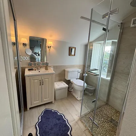 Holiday home Historic Thatched Getaway In Kilkenny Ballyline