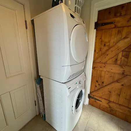 Historic Thatched Getaway In Kilkenny Ballyline