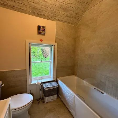 Historic Thatched Getaway In Kilkenny Holiday home