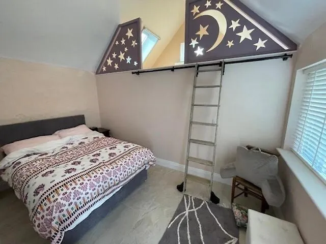 Historic Thatched Getaway In Kilkenny