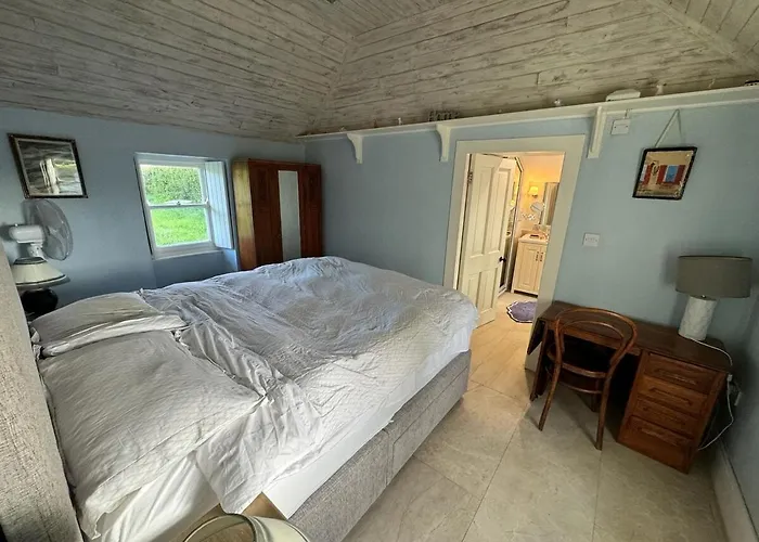 Historic Thatched Getaway In Kilkenny *