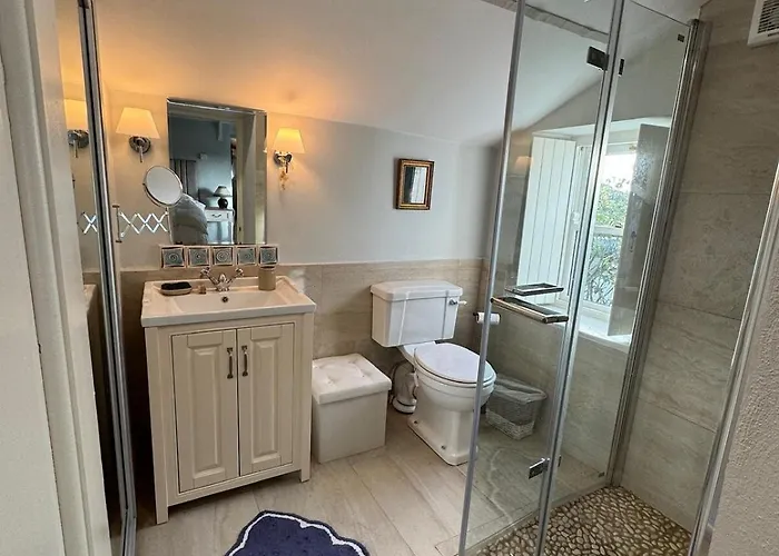 Holiday home Historic Thatched Getaway In Kilkenny Ballyline