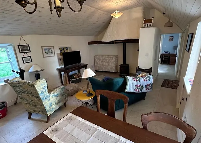 Historic Thatched Getaway In Kilkenny *