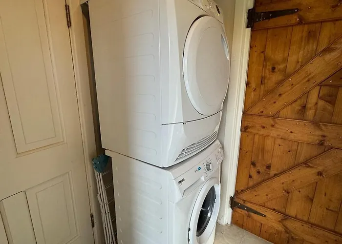 Historic Thatched Getaway In Kilkenny Ballyline