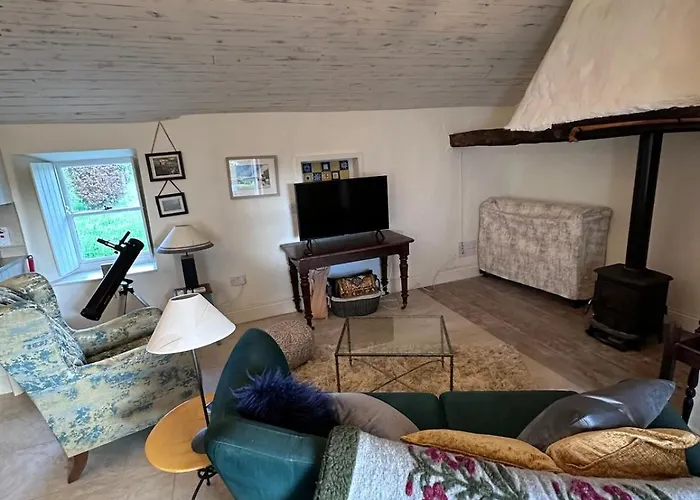 Historic Thatched Getaway In Kilkenny